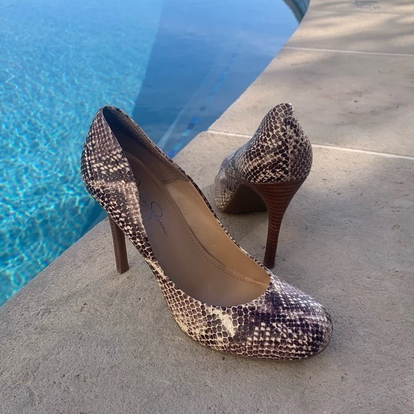 Jessica Simpson Calie Rounded Toe, high heeled pumps in faux reptile skins, 10 - Picture 3 of 11